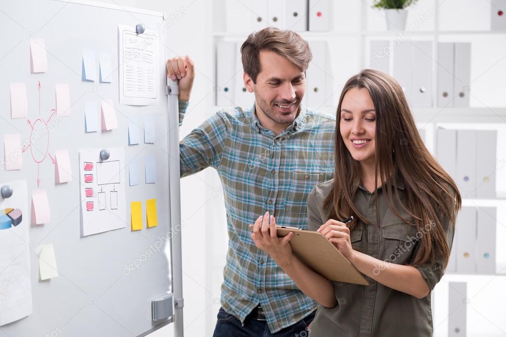 Consulente IT in riunione